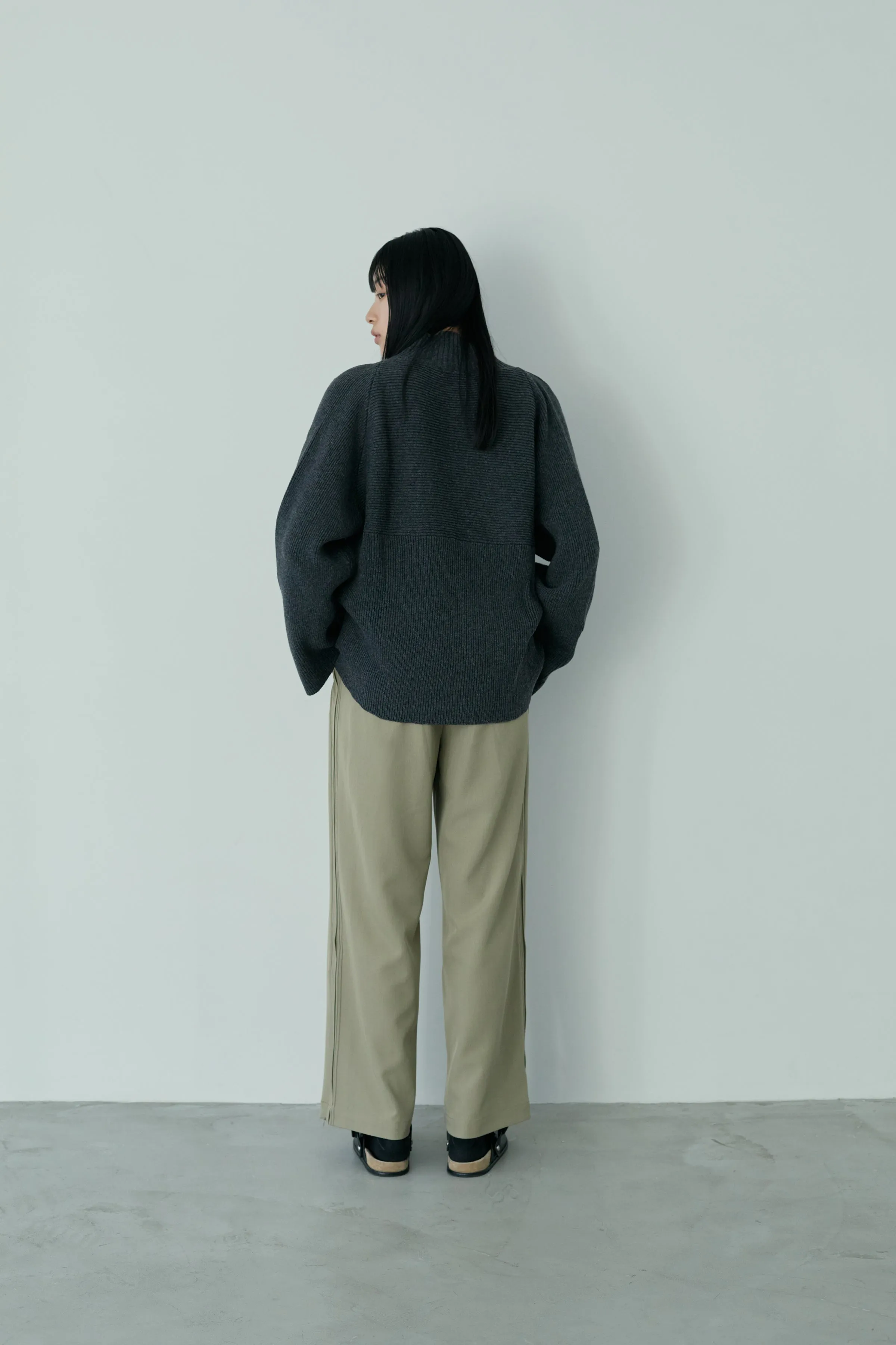 line tuck tracksuit