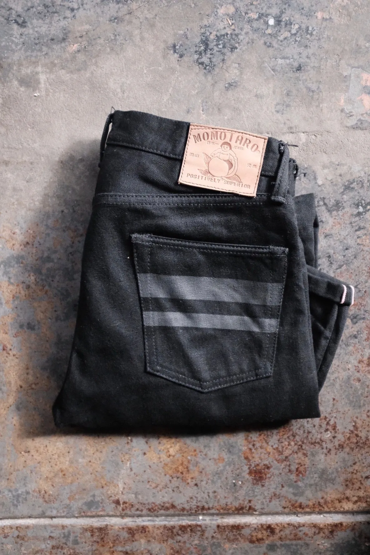 Momotaro - High Tapered - Black 15.7oz Zimbabwe w/ Black Battle Stripes